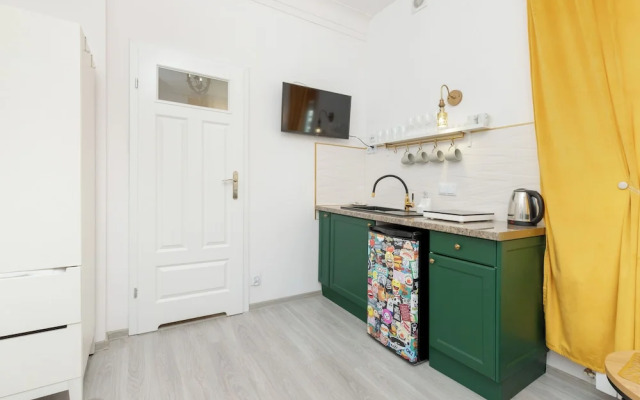 Studio 8 Minutes to the Beach by Renters