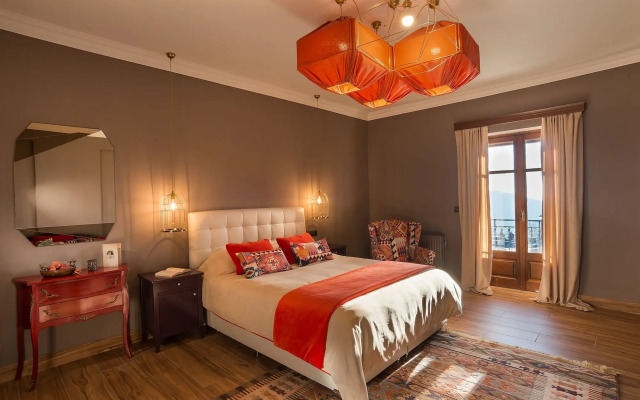Ef Zin Studios & Suites