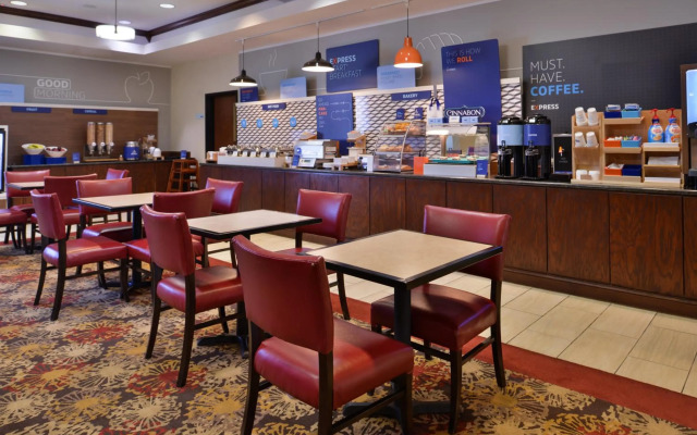 Holiday Inn Express Hotel & Suites Pittsburg by IHG