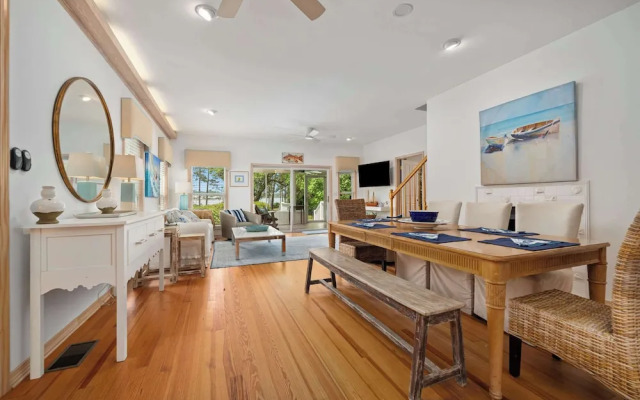 Secluded Waterfront Retreat for 23 Dock, Pets OK