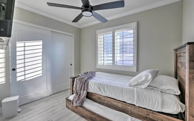 Bright Tempe Home w/ Fenced Backyard!