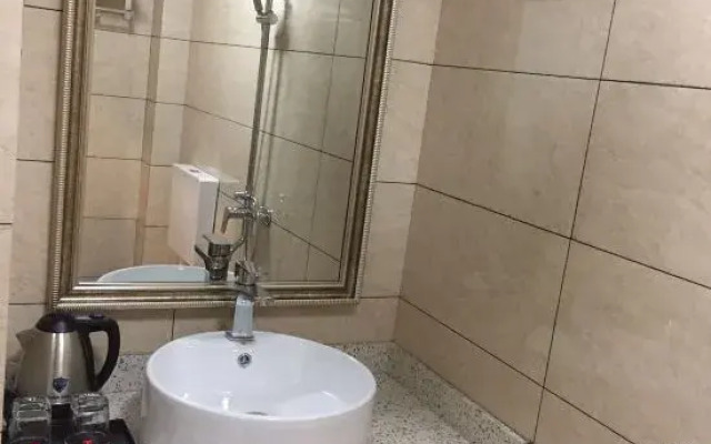 Lujiang Luping Business Hotel
