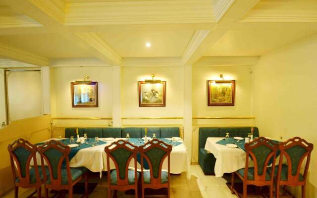 Hotel Balwas International