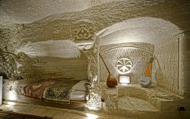 Kayatas Hotel