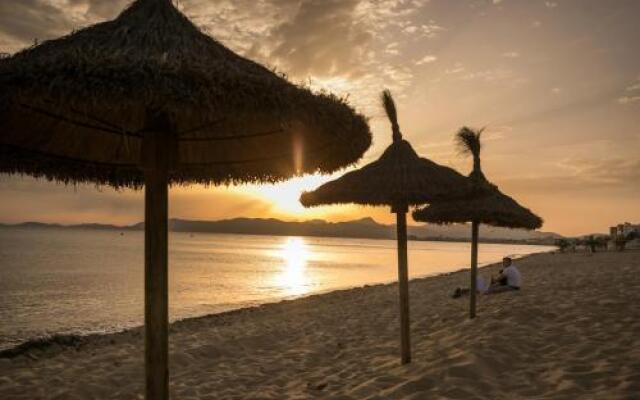 Coral beach house & food
