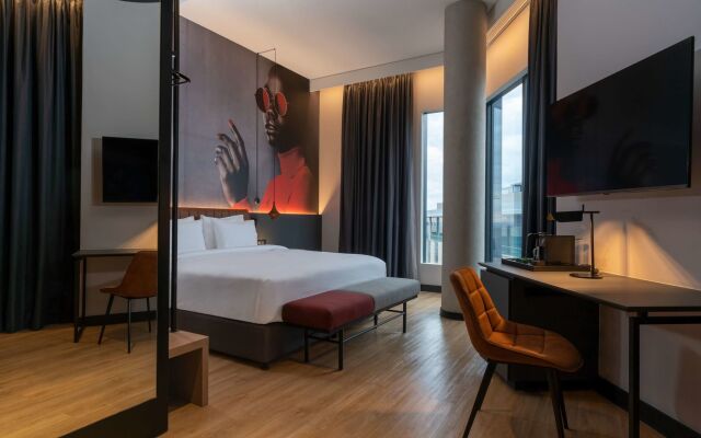 Radisson RED Hotel, Johannesburg Rosebank