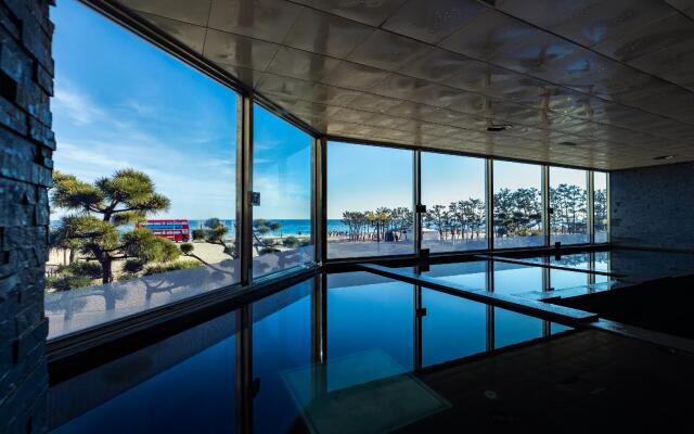 Kensington Resort Seorak Beach