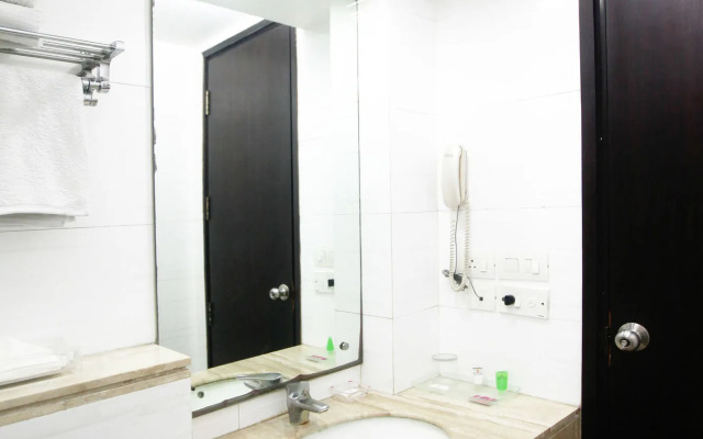 OYO 349 Hotel Emblem