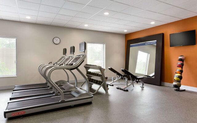 Hampton Inn Cleveland Airport - Tiedeman Road