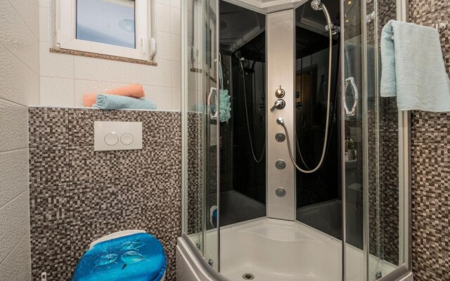 Amazing Apartment in Krvavica With Wifi