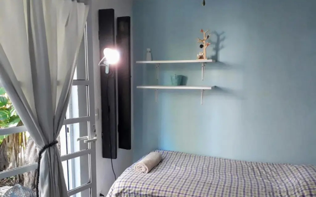 Low Budget Small Room, With Wi-fi Private Bathroom at Downtown Cancun - Hotel in Cancun - Photo 3