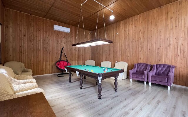 Электра Холидей