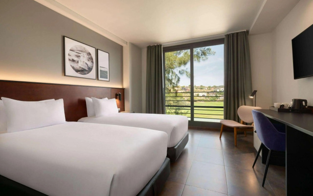 Отель Dolce by Wyndham Barcelona Resort