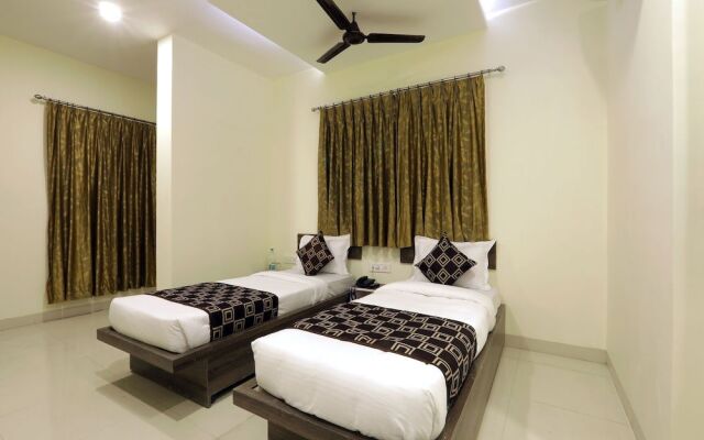 OYO 10507 Hotel Platinum