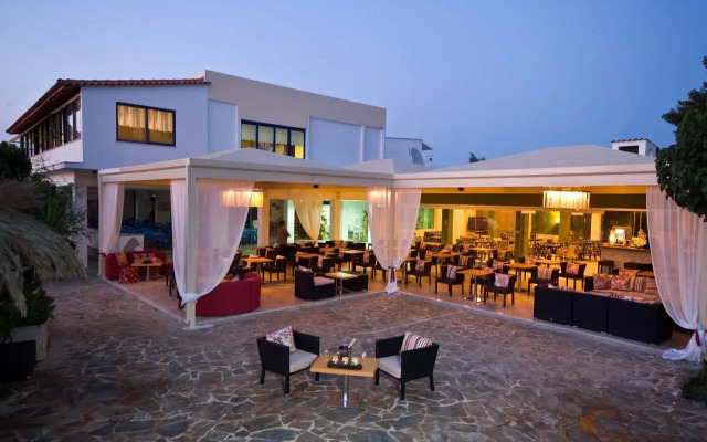Venus Beach Bungalows Hotel