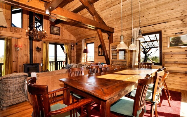 Cozy Holiday Home in Dion with Sauna and Jacuzzi