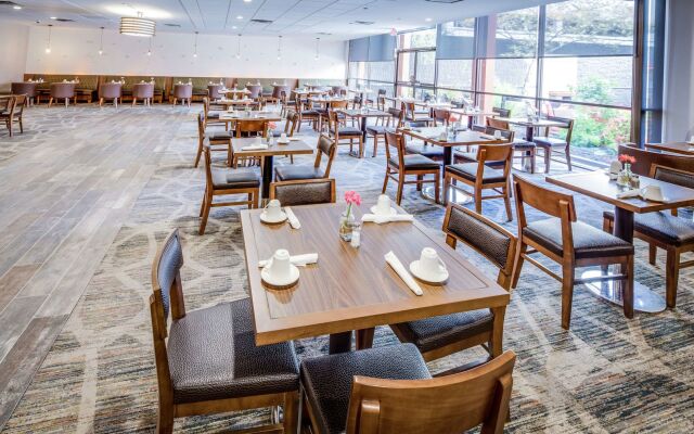 DoubleTree by Hilton Huntington