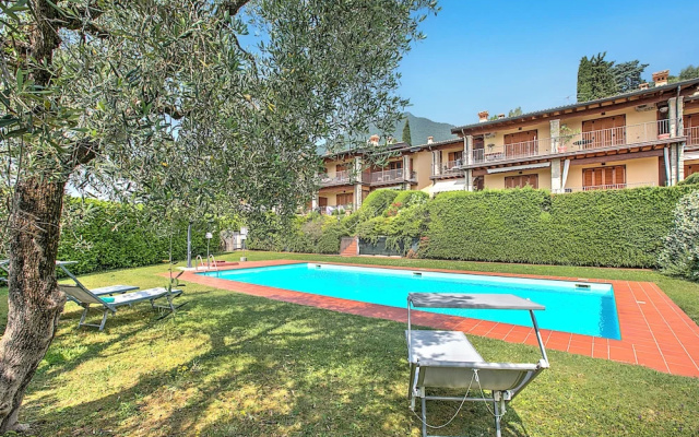 Grotten Loft with lake view and pool