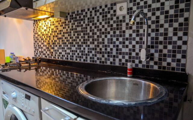 1 Bedroom at Cosmo Mansion Apartment by Travelio