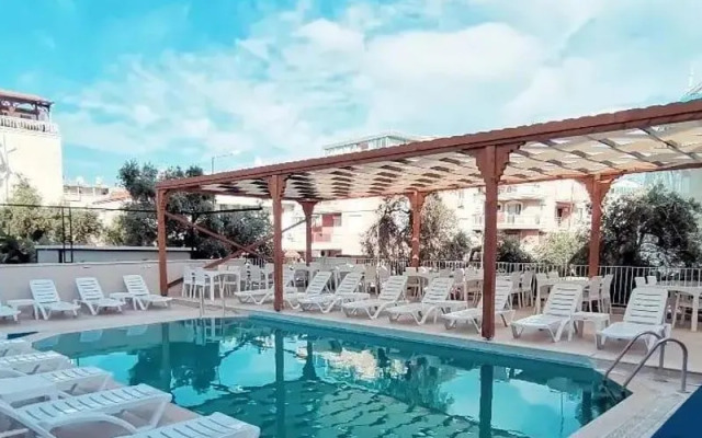 Nicer Hotel
