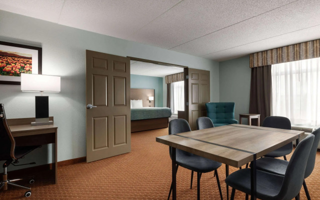 Wingate by Wyndham Louisville East