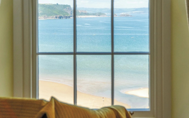 5 Belle Vue Court - 2 Bedroom Apartment - Tenby