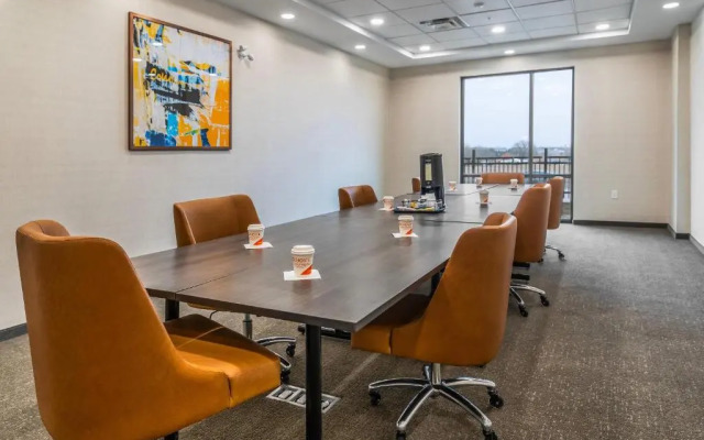 Comfort Inn & Suites