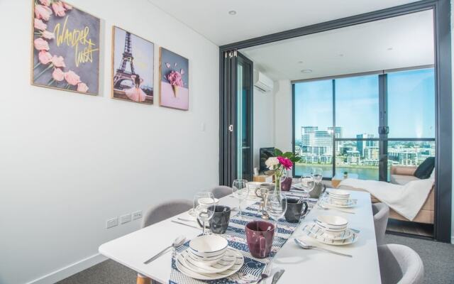 Stunning Waterview Stylish Waterfront Apt In Wwp