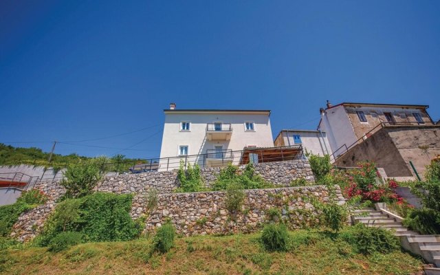 Amazing Home in Praputnjak With Wifi and 5 Bedrooms
