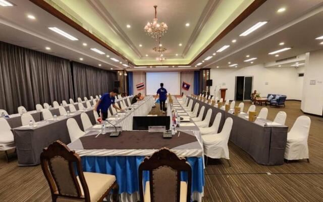 Blu Hotel Nakhon Phanom