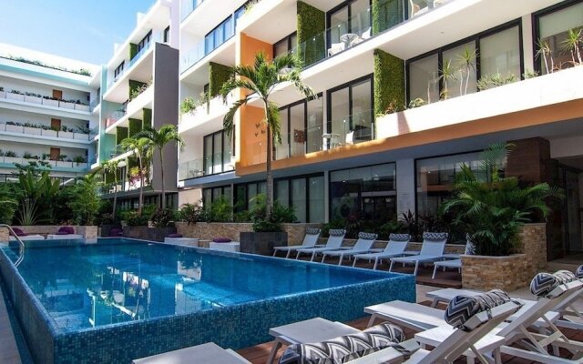 Menesse City Condo 1417