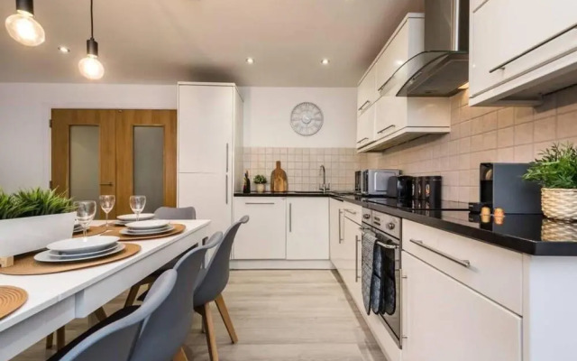 Charming 2 bedroom in Central Lpl - parking included!