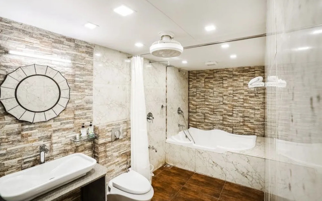 Capital O 48482 Hotel Tribecca Inn