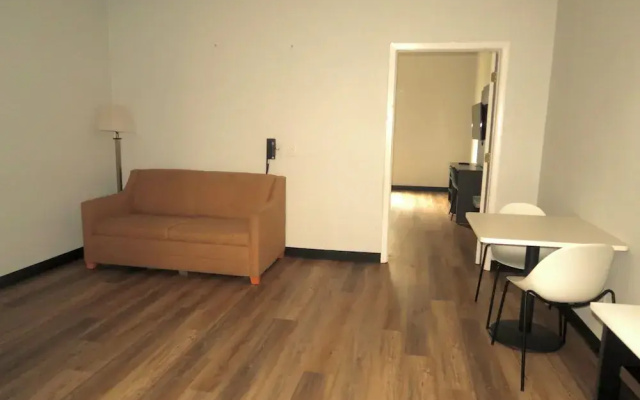 Studio 6 Elkhart, IN- Kitchenette Rooms