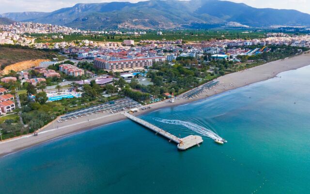 Cactus Club Yalı & Resort