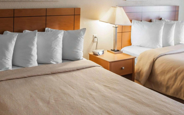 Quality Inn near I-72 and Hwy 51