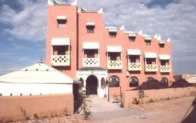 Well Center Riad Auberge Assounfou