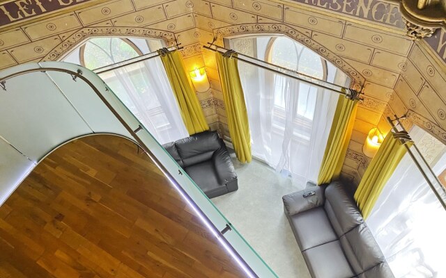 Rare 1-bed Church Converted Apartment in London