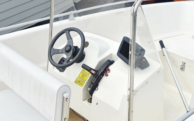 6 Person Holiday Home in Bakkasund