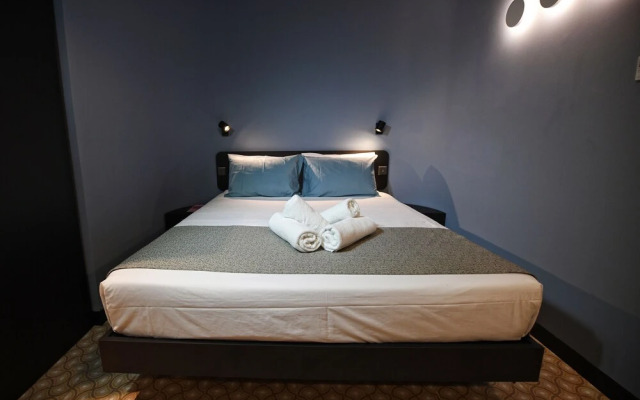 Victoria by Petit Chic