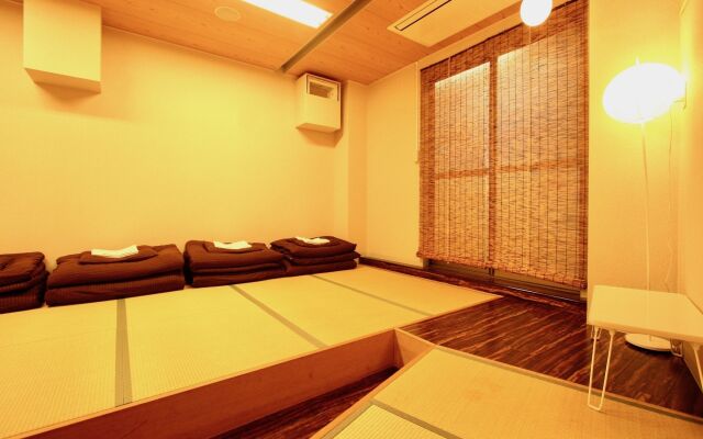 Osaka Guesthouse Nest - Hostel