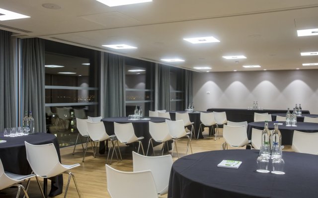 Courtyard by Marriott Edinburgh West