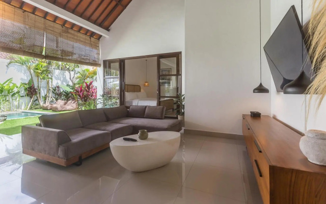 Charming 3 Bedrooms Villa Beach Walking Distance