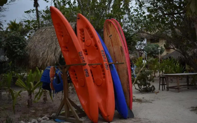 Isla del Pirata Hotel & Beach Club