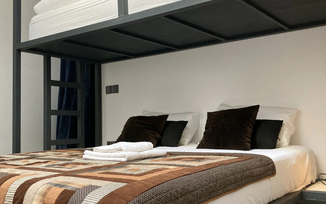 Caruma Surf Hostel & Suites