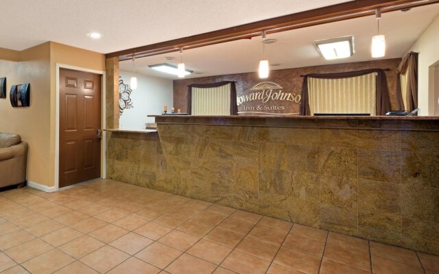 Quality Inn & Suites I-35 near Frost Bank Center