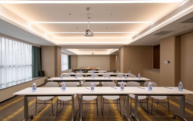 GZ Baiyun Airport MeHood Liz Hotel T1