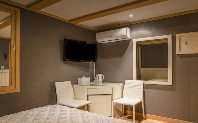 Sinyoung Motel