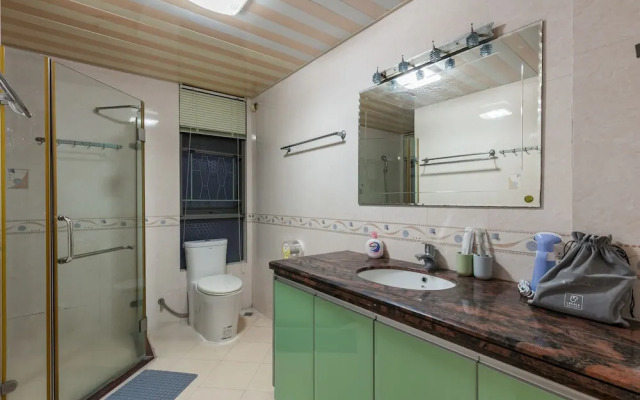 Locals Boutique Apartment Huafa Plaza 21