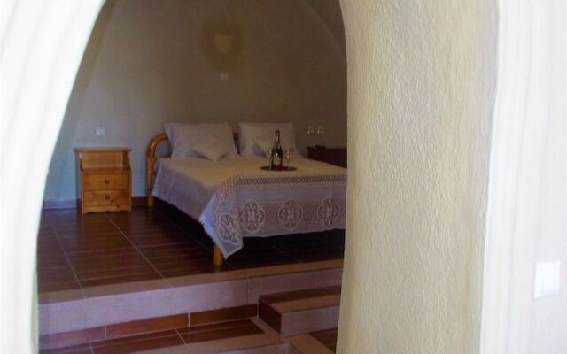 Loukas Kontos Traditional House